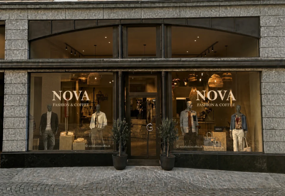 واجهة ومدخل NOVA Fashion & Coffee في Hauptstrasse 74 في Einsiedeln
